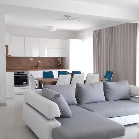 Villa-Apartments Karmel Kaštela Exteriör bild