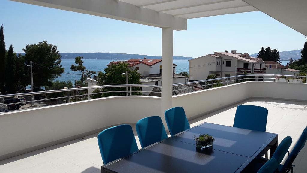 Villa-Apartments Karmel Kaštela Exteriör bild