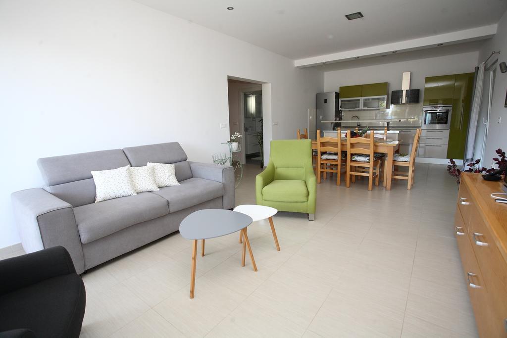 Villa-Apartments Karmel Kaštela Exteriör bild